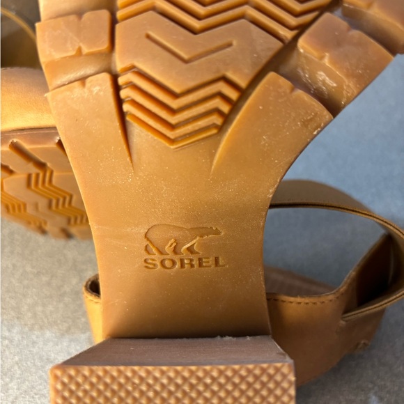 Sorel Nadia sandal in camel brown size 10. Chunky heel. - Picture 3 of 7